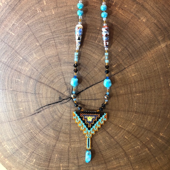 Handmade Jewelry - Turquoise pendant hand beaded necklace with magnetic closure.
